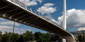 Η Περιφέρεια Αττικής απαντά στην Ξενογιαννακοπούλου: Δεν είναι αρμοδιότητά μας η συντήρηση της γέφυρας Καλατράβα