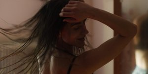 γυναικα χορευει 