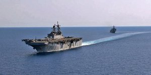 Αμφίβια επιθετικά πλοία των ΗΠΑ μεταφέρουν δύναμη πεζοναυτών ανοικτά του Ισραήλ