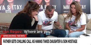 Συγκλονίζει ο πατέρας δύο παιδιών που κρατούνται από την Χαμάς μετά την επίθεση στο Ισραήλ στις 7 Οκτωβρίου