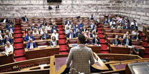 Η σκιώδης κυβέρνηση του Κασσελάκη