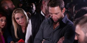 Ο Στέφανος Κασσελάκης με νέους στη Θεσσαλονίκη