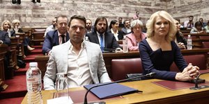 Ο Στέφανος Κασσελάκης με την γραμματέα της ΚΟ ΣΥΡΙΖΑ Θ. Τζάκρη 