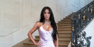 Η Κιμ Καρντάσιαν με μικροσκοπικό σουτιέν Gucci