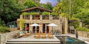 Πουλήθηκε η εντυπωσιακή έπαυλη της Τζένιφερ Λόπεζ στο Λος Άντζελες