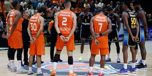 Ενός λεπτού σιγή στο Βαλένθια-Μακάμπι, για τα θύματα του πολέμου