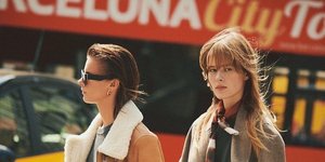 γυναίκα με παλτό