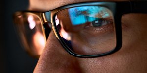 Ειδικοί εξηγούν πώς να προστατεύουμε τα μάτια μας