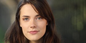 Η Meg Bellami υποδύεται την Κέιτ Μίντλετον στο «The Crown»