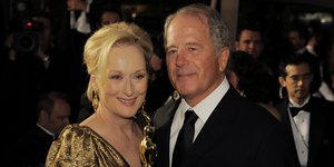 Η Μέριλ Στριπ με τον σύζυγό της στα Όσκαρ το 2012 