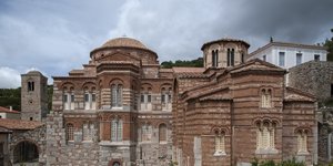 Μονή Οσίου Λουκά στην Βοιωτία