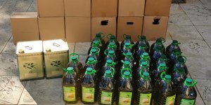 μπουκαλια τενεκεδες λαδι
