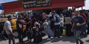 Παλαιστίνιοι πρόσφυγες στα σύνορα με την Αίγυπτο