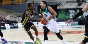 Ο Κώστας Σλούκας σε προσπάθειά του από το ματς με το Μαρούσι