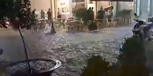 Πλημμυρισμένοι δρόμοι στην Πάτρα βροχές καταιγίδες