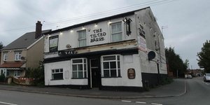 Το «Tilted Barrel», η πιο στραβή παμπ στη Βρετανία