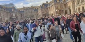 Εκκένωση του ανακτόρου των Βερσαλλιών στο Παρίσι μετά από προειδοποίηση για βόμβα