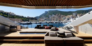 Ένα γυάλινο πλωτό παλάτι στο Μονακό 