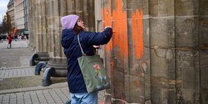 Ακτιβιστές για το κλίμα έβαψαν για δεύτερη φορά την Πύλη του Βρανδεμβούργου