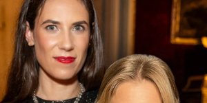 δύο royals με το ίδιο φόρεμα