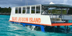 Το τουριστικό φέρι μποτ που βυθίστηκε στις Μπαχάμες 