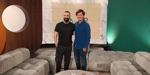 O Σάκης Καρπάς των «Unboxholics» στο «Watch Next» της COSMOTE TV