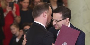 Εναγκαλισμός Ντούντα και Μοραβιέτσκι