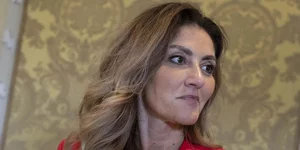 Η Ντίλαν Γελσιγκόζ φιλοδοξεί να γίνει η πρώτη γυναίκα πρωθυπουργός της Ολλανδίας 