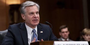 Ο διευθυντής του FBI, Κρίστοφερ Ρέι προειδοποιεί τη Γερουσία ότι η Χαμάς θα μπορούσε να πραγματοποιήσει επιθέσεις στο έδαφος των ΗΠΑ