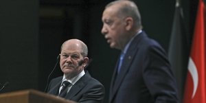 O Γερμανός καγκελάριος Όλαφ Σολτς και ο Τούρκος πρόεδρος Ρετζέπ Ταγίπ Ερντογάν