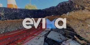 Η θάλασσα παρέσυρε δρόμο στην Εύβοια