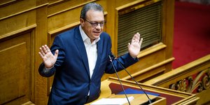 Φάμελλος σε Μητσοτάκη: Καλύτερα τα κρύα αστεία για Black Friday, παρά οι καταστροφικές επιλογές σας για τη χώρα