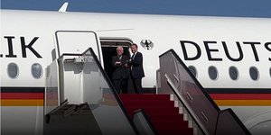Ο πρόεδρος της Γερμανίας, Φρανκ Βάλτερ Στάινμαγιερ με τον πρεσβευτή της χώρας στο Κατάρ