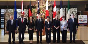 G7