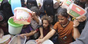 Γάζα: Βοήθεια από ΟΗΕ και ΕΕ για την στήριξη των αμάχων ζητά ο Παλαιστίνιος πρωθυπουργός Μοχάμεντ Στάγεχ