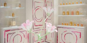 Η έκθεση «Les Fleurs du Mal» του οίκου Guerlain