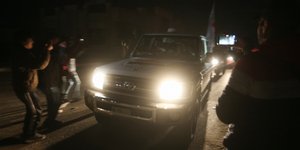  Στο Ισραήλ έφθασαν οι 12 όμηροι που απελευθέρωσε νωρίτερα η Χαμάς 