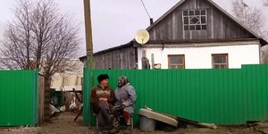 Το ηλικιωμένο ζευγάρι ζει 36 χρόνια μόνο του σε εγκαταλελειμμένο χωριό στη Ρωσία