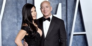 Ο Τζεφ Μπέζος και η αρραβωνιαστικιά του, Λορίν Σάντσεζ