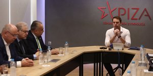 Στέφανος Κασσελάκης στη συνάντηση με προέδρους επιστημονικών συλλόγων