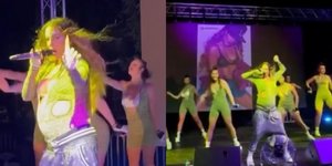 Η Κατερίνα Στικούδη εμφανίστηκε on stage σε προχωρημένη εγκυμοσύνη