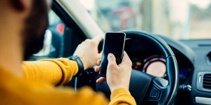 Κινητό τηλέφωνο αυτοκίνητο