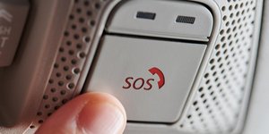 Κουμπί e-call στο αυτοκίνητο