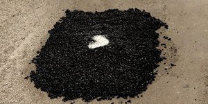 Λακκούβα σε ελληνικό δρόμο 