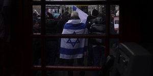 Μεγάλη πορεία κατά του αντισημιτισμού στο Λονδίνο