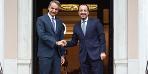 Κυριάκος Μητσοτάκης και Νίκος Χριστοδουλίδης στο Μέγαρο Μαξίμου