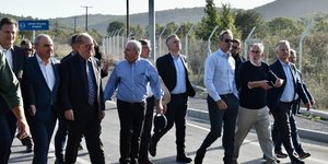 Στιγμιότυπο από την επίσκεψη στη μονάδα επεξεργασίας απορριμμάτων στην Παλαιόχουνη