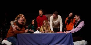 Οι Υπάκουοι ή Reunion: Η καρδιά μιας ολόκληρης γενιάς χτυπάει στο θέατρο Βαφείο 