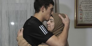 Το Ισραήλ αποφυλάκισε 33 Παλαιστίνιους κρατούμενους στο πλαίσιο της συμφωνίας με τη Χαμάς