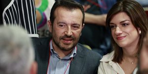 Ο Νίκος Παππάς με την Κατερίνα Νοτοπούλου στην ΚΕ του ΣΥΡΙΖΑ